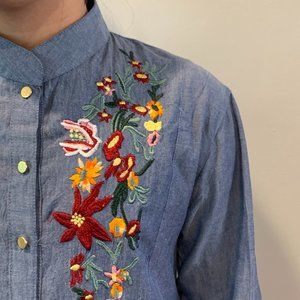 NWT BooHoo Chambray Dress w/ Beautful Embrodery 2